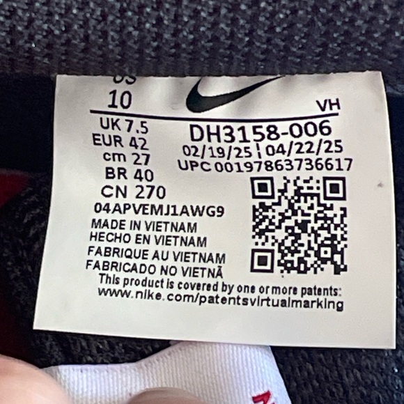 Nike Black and White Sneakers with Red Swoosh for women size 10 for men 8.5 - Picture 4 of 8